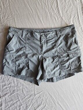 The North Face Women's Gray Cargo Shorts Size 12